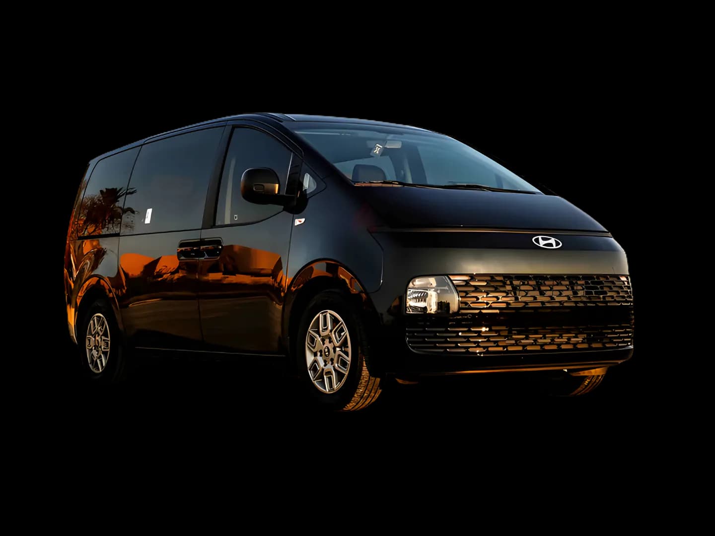 Hyundai Staria: Up to 10 passengers